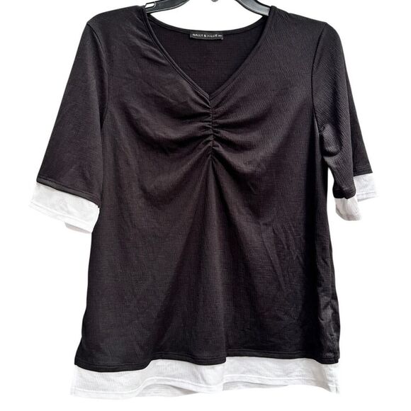 Nally & Millie Black and White Scrunch Top - Size S - NWT - Picture 1 of 2